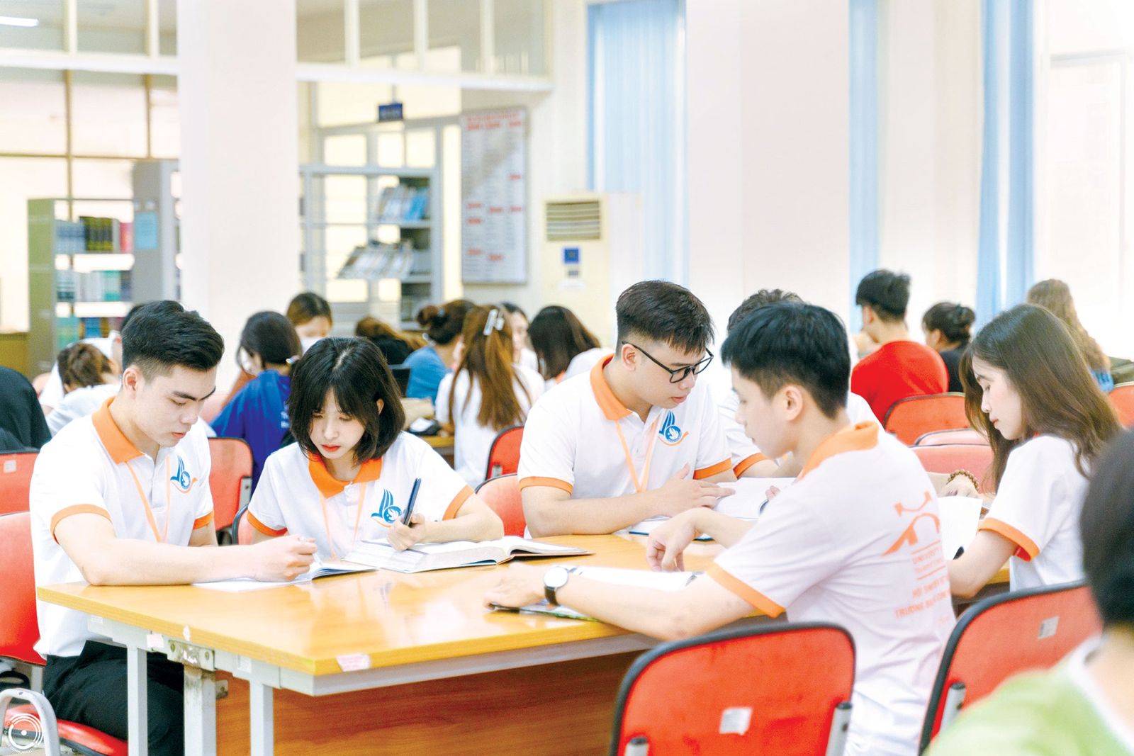 Trường Đại học Công nghệ Giao thông Vận tải thực hiện triết lý giáo dục “Ứng dụng - Thực học - Thực nghiệp” -0