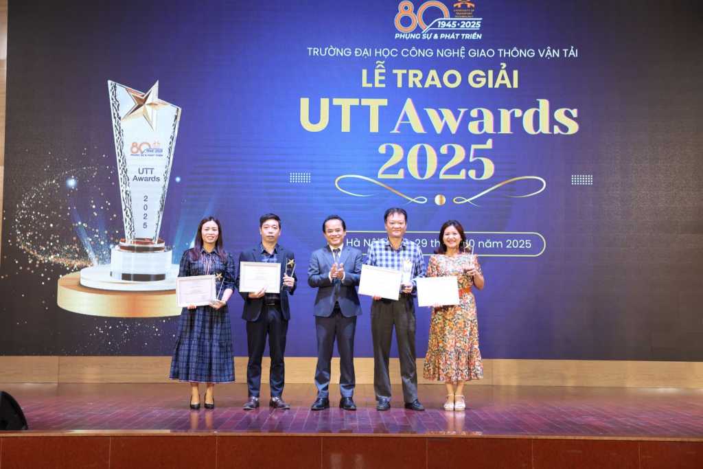 UTT Awards 2025: Khi người học nói lời tri ân những người Tận tâm- Tận hiến vì UTT