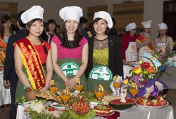 Sôi nổi hội thi nấu ăn \"Bữa cơm gia đình với văn hóa giao thông\" kỷ niệm ngày quốc tế phụ nữ 8/3/2014