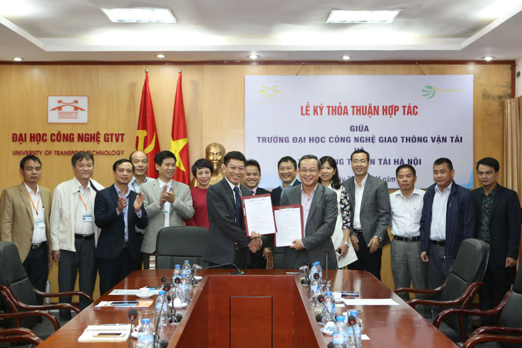Lễ ký kết thỏa thuận hợp tác giữa Trường Đại học Công nghệ GTVT và Tổng công ty Vận tải Hà Nội (Transerco)
