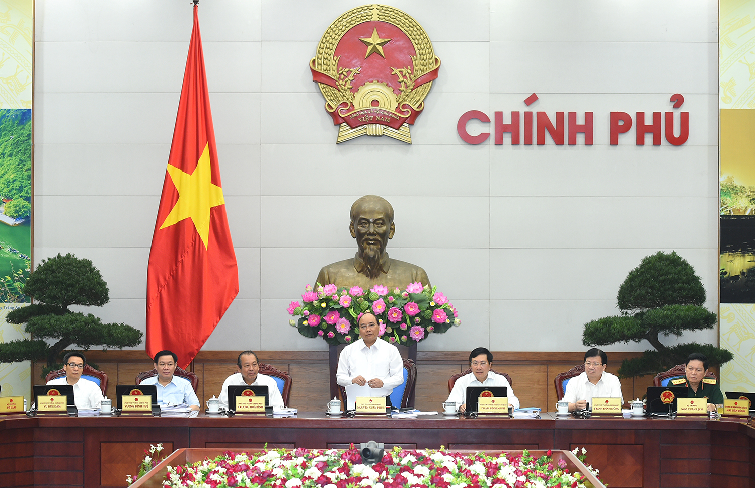 Chỉ thị về các nhiệm vụ, giải pháp chủ yếu thúc đẩy tăng trưởng các ngành, lĩnh vực nhằm thực hiện mục tiêu tăng trưởng kinh tế năm 2017