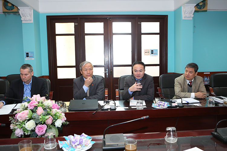 Trường Đại học Công nghệ GTVT làm việc với Trung tâm Công nghệ asphalt quốc gia Hoa Kỳ, Công ty Cổ phần LICOGI16 và Công ty Cổ phần FECON