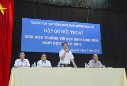 Hội nghị đối thoại giữa Hiệu trưởng với HSSV năm học 2012-2013
