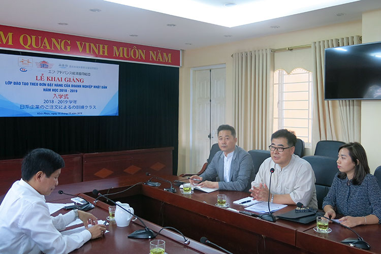 Tiếp và làm việc Trường Chungcheobuk, Hàn Quốc