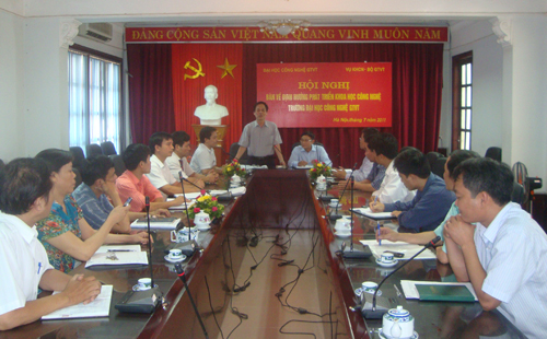 Hội nghị bàn về định hướng phát triển KHCN trường Đại học Công nghệ GTVT