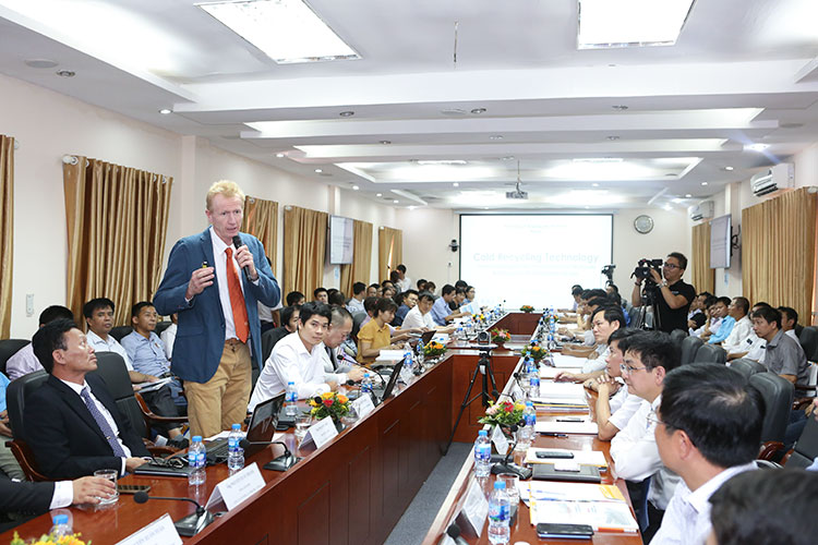 Hội thảo khoa học công nghệ tái sinh trong sửa chữa, nâng cấp mặt đường bê tông nhựa, khả năng áp dụng ở Việt Nam