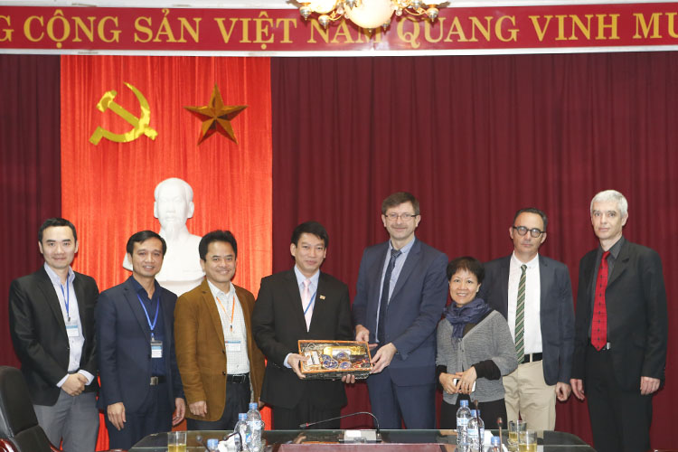 Đại học Công nghệ GTVT đăng cai tuyển sinh cho các Viện đại học Công nghệ của Cộng hòa Pháp năm học 2016 - 2017