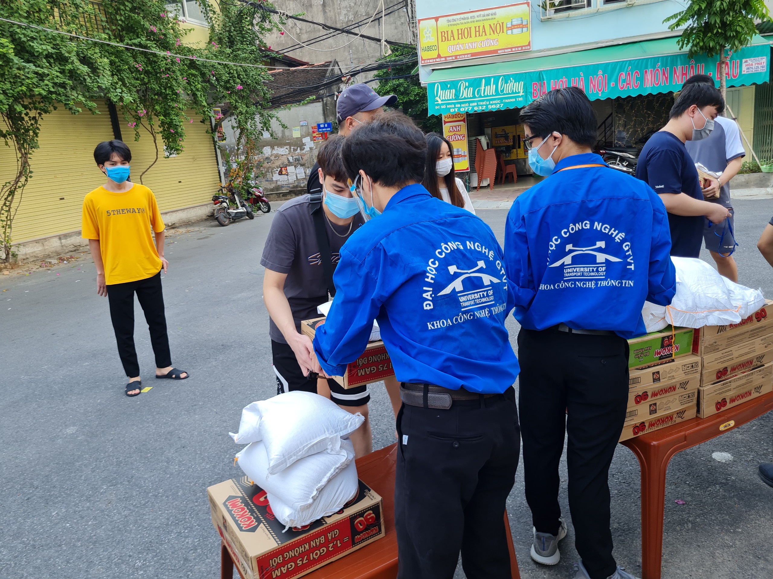 Chuỗi hoạt động ý nghĩa hỗ trợ sinh viên Đại học Công nghệ GTVT bị ảnh hưởng bởi dịch Covid-19