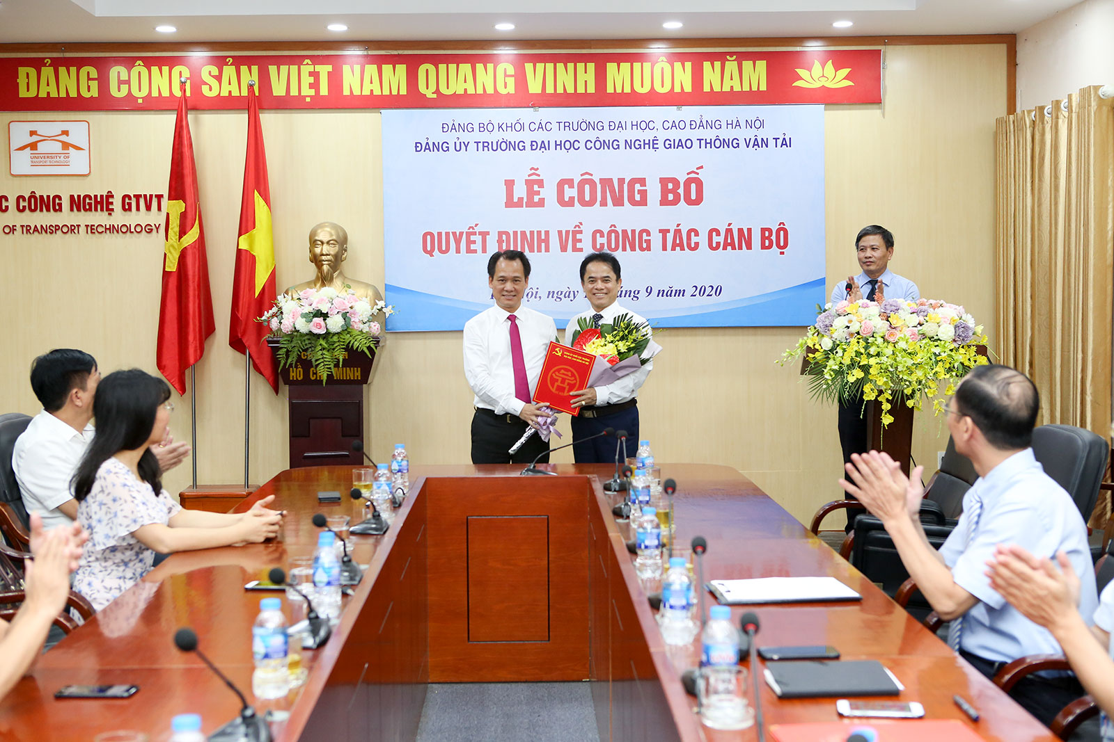 Lễ công bố quyết định chuẩn y Bí thư Đảng ủy nhiệm kỳ 2020-2025