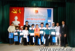 Thăm, tặng quà gia đình TBLS và trẻ em nghèo học giỏi tại Hà Nam nhân dịp Tết Canh Dần 2010