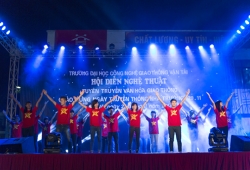 Rực rỡ sắc màu chương trình nhạc hội văn hóa giao thông, chào tân sinh viên K65