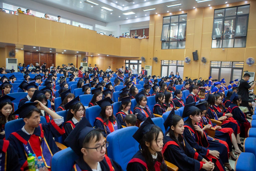 Lễ trao bằng tốt nghiệp đợt 1 năm 2025