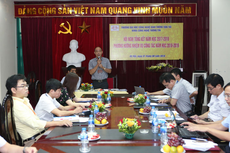 Khoa Công nghệ thông tin tổ chức Hội nghị Tổng kết năm học 2017 - 2018 và xây dựng phương hướng nhiệm vụ năm học 2018 - 2019