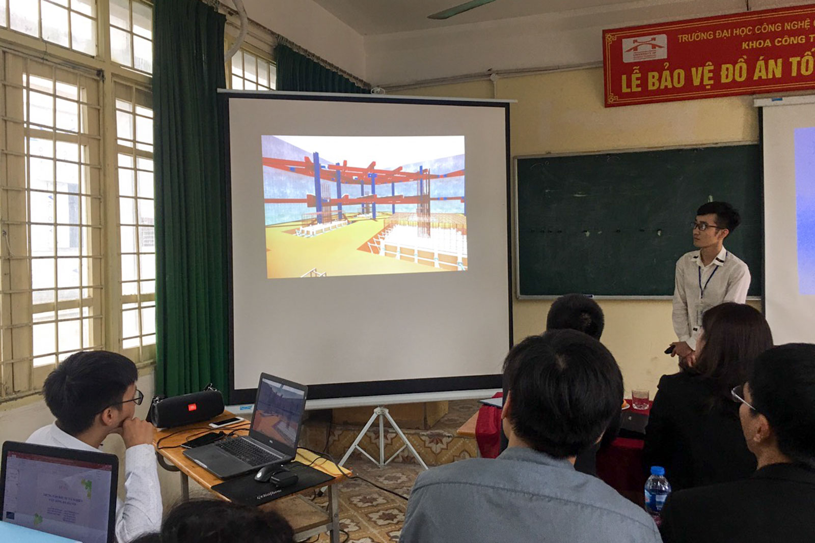 Sinh viên Khoa Công trình Ứng dụng công nghệ BIM trong đồ án tốt nghiệp