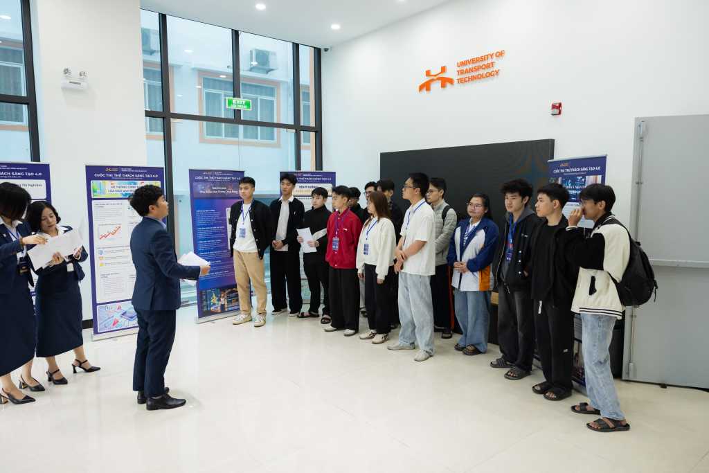 Chung kết Vòng 1 cuộc thi “Thử thách Sáng tạo 4.0” - Phần thuyết trình poster