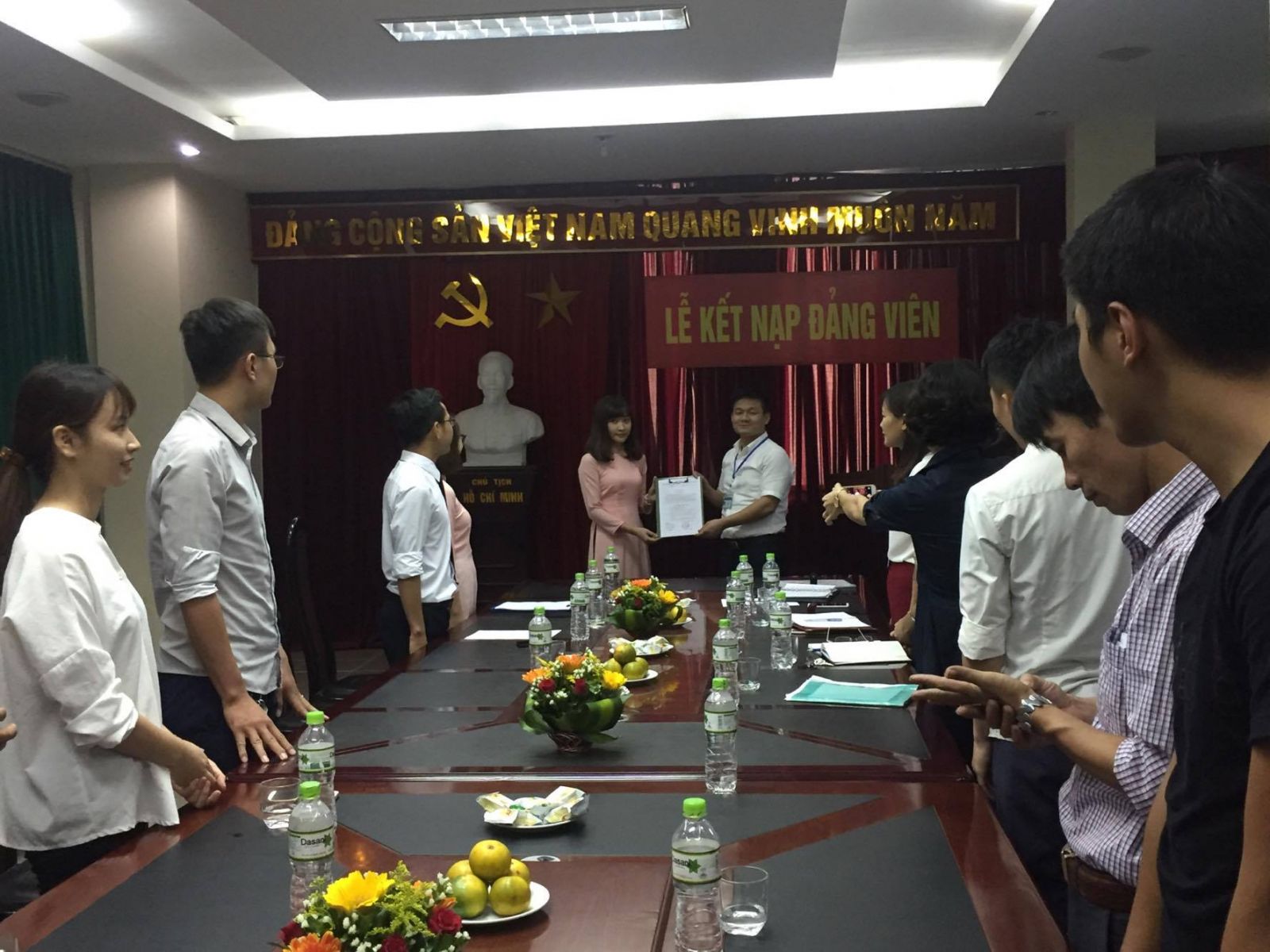 Lễ kết nạp Đảng viên nhân ngày giải phóng Thủ đô 10/10, hướng tời ngày Phụ nữ Việt Nam 20/10