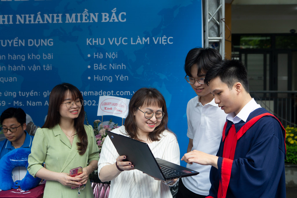 Ngày hội việc làm 2025 - Cầu nối giữa sinh viên và doanh nghiệp