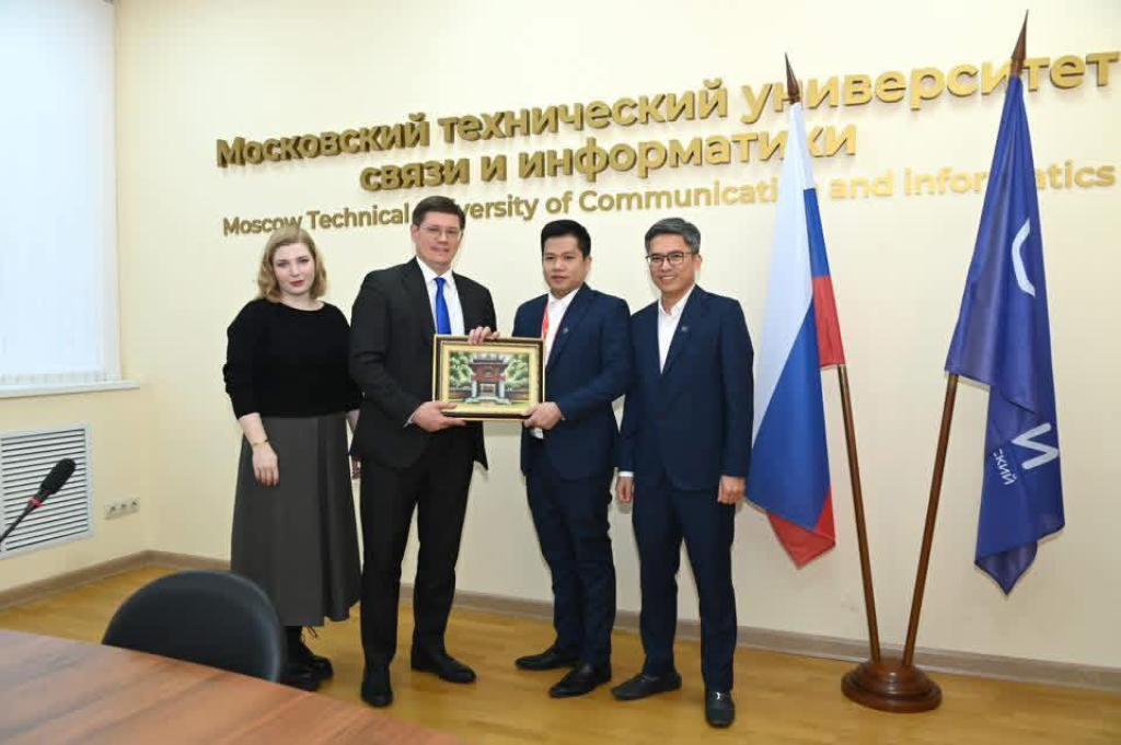 Đoàn công tác UTT thăm và làm việc tại Trường Đại học Truyền thông và Tin học Moscow (MTUCI), Liên bang Nga