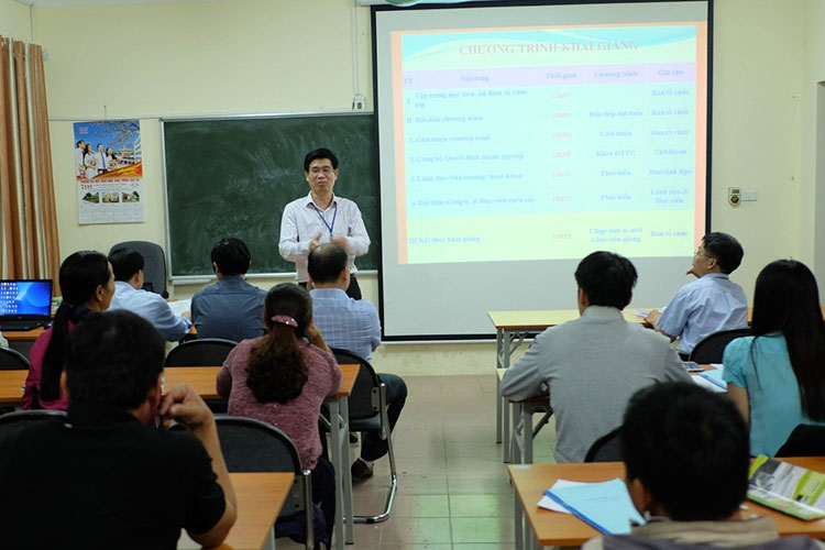 Khai giảng khóa đào tạo bồi dưỡng nghiệp vụ gác chắn đường ngang giao cắt với Đường Sắt