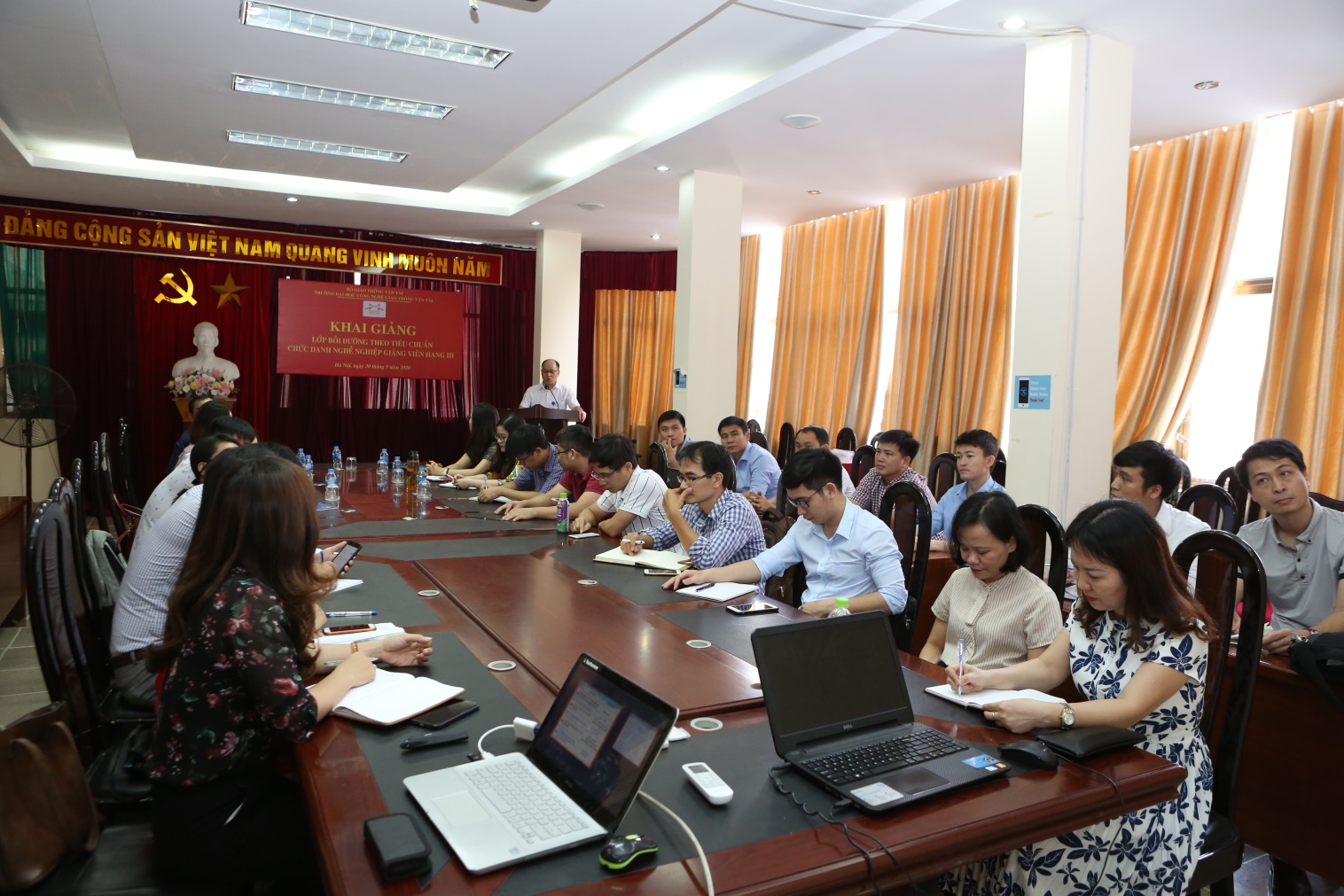 Khai giảng lớp bồi dưỡng theo tiêu chuẩn chức danh nghề nghiệp Giảng viên (Hạng III)