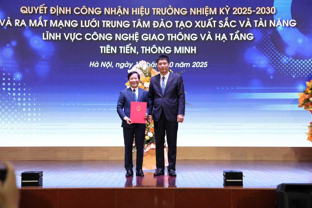 Lễ công bố Quyết định công nhận Hiệu trưởng Trường Đại học Công nghệ GTVT nhiệm kỳ 2025-2030