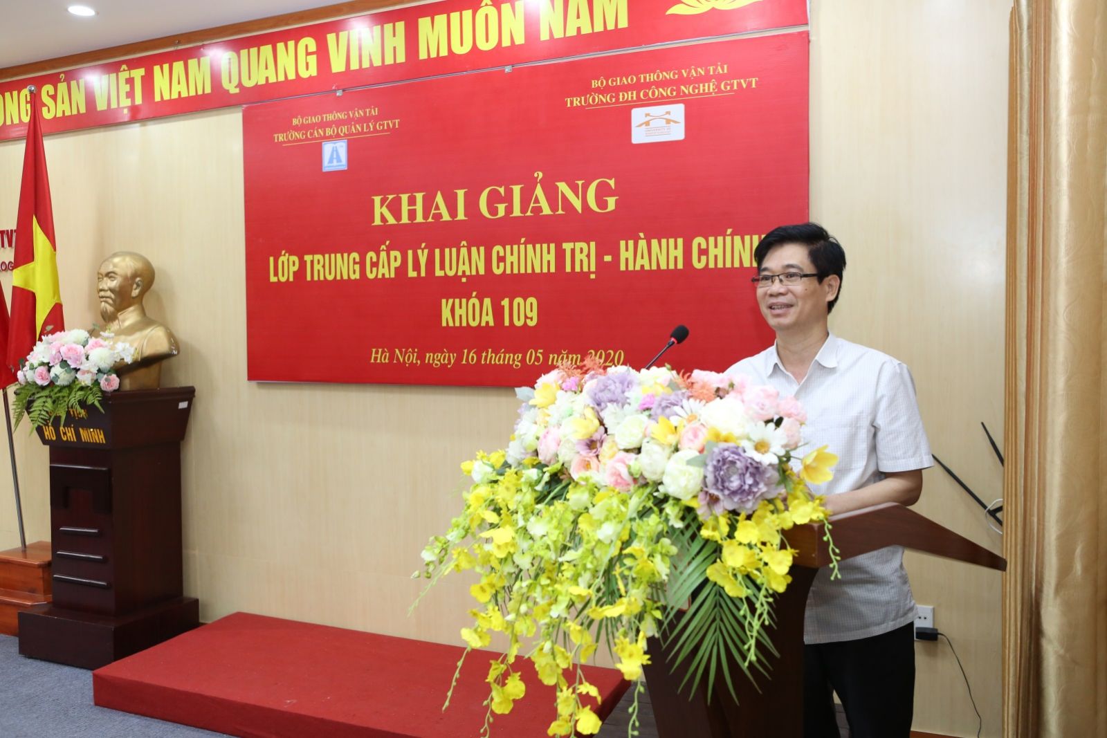 Khai giảng lớp Trung cấp Lý luận chính trị - Hành chính Khóa 109