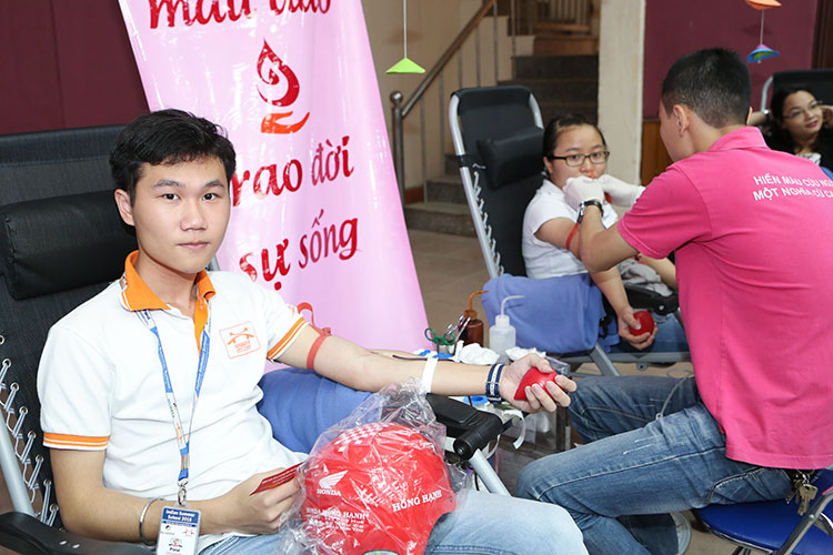 Ngày hội hiến máu tình nguyện “Vì nạn nhân tai nạn giao thông” năm 2017
