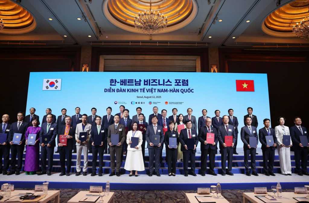 Hiệu trưởng UTT vinh dự tham gia đoàn đại biểu cấp cao thăm cấp nhà nước Đại Hàn Dân Quốc