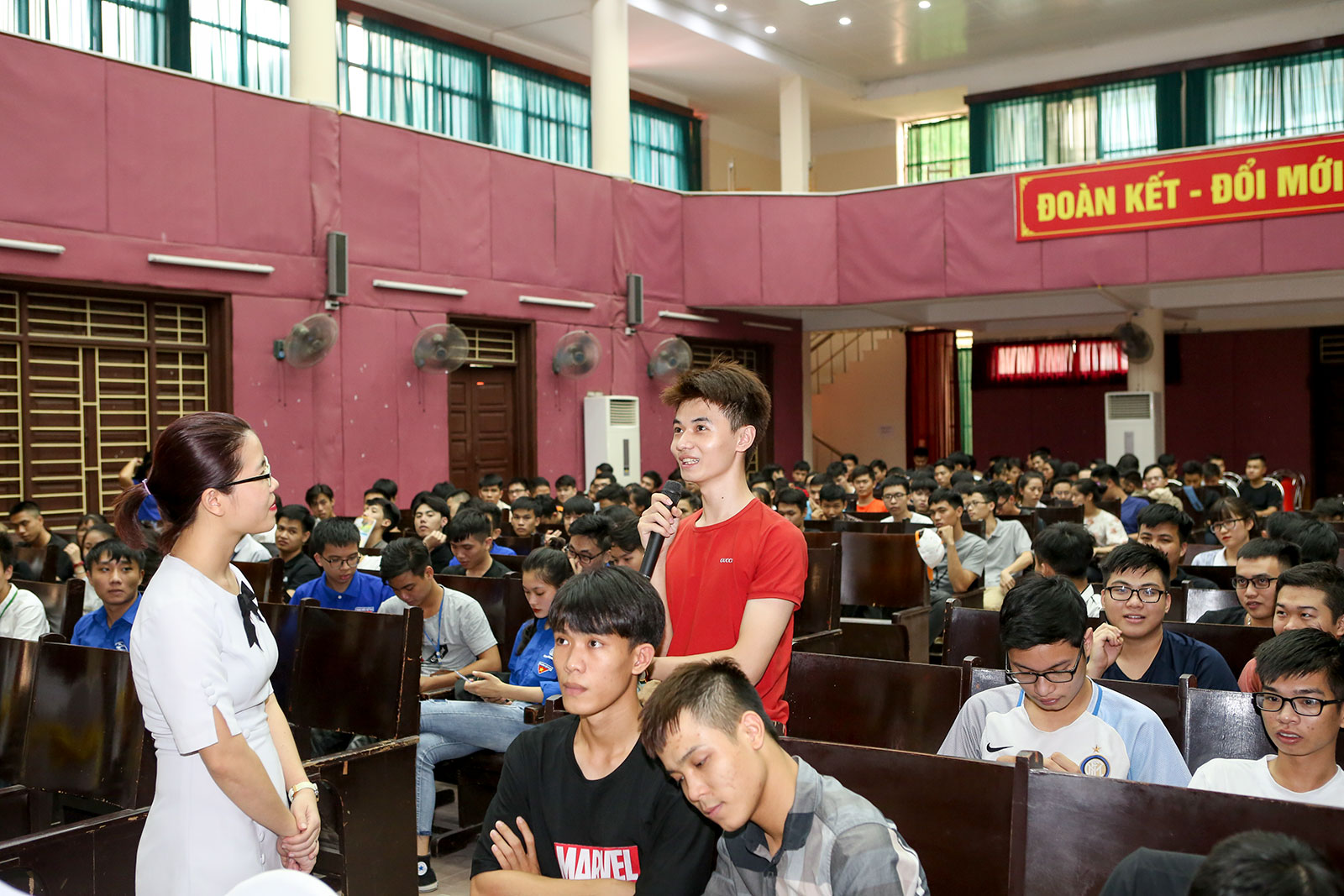 Giao lưu hướng nghiệp Sinh viên Đại học Công nghệ GTVT và Viễn thông TIN