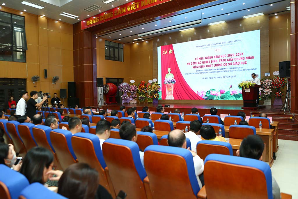 Lễ khai giảng năm học 2022-2023 và công bố Quyết định công nhận, trao Giấy chứng nhận Kiểm định chất lượng cơ sở giáo dục