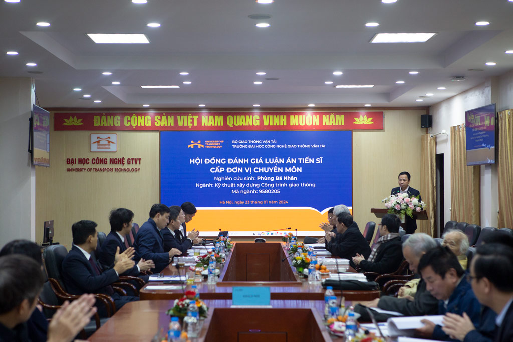 NCS Phùng Bá Nhân bảo vệ luận án tiến sĩ cấp đơn vị chuyên môn