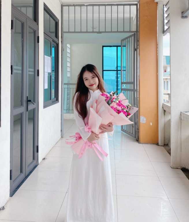 Tốt nghiệp 2 bằng Xuất sắc, nữ sinh UTT được trao học bổng Thạc sĩ toàn phần