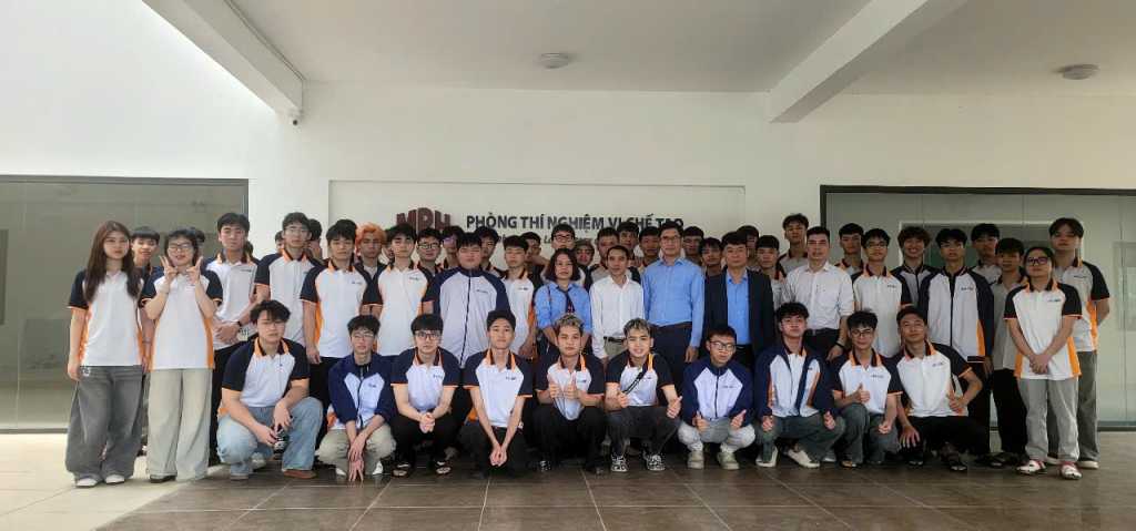Cleanroom Access Opened – K76 Microelectronics & Semiconductor Physics Students at UTT Experience Advanced Chip Fabrication Technology at NACENTECH