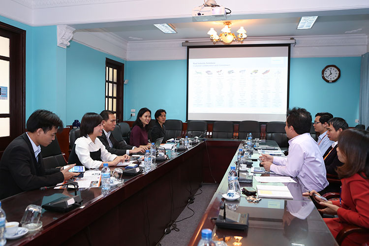 Tiếp và làm việc với Công ty Siemens
