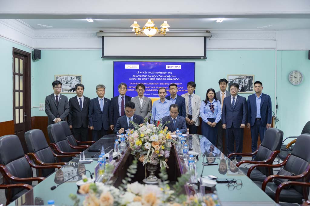 Lễ ký kết hợp tác đào tạo Chương trình liên kết 2 + 2 giữa UTT và Trường Đại học Giao thông Quốc gia Hàn Quốc (KNUT)