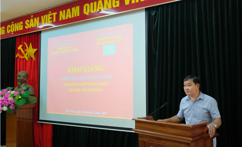 Khai giảng lớp đào tạo Bồi dưỡng nâng bậc nghề công nhân vệ sinh môi trường