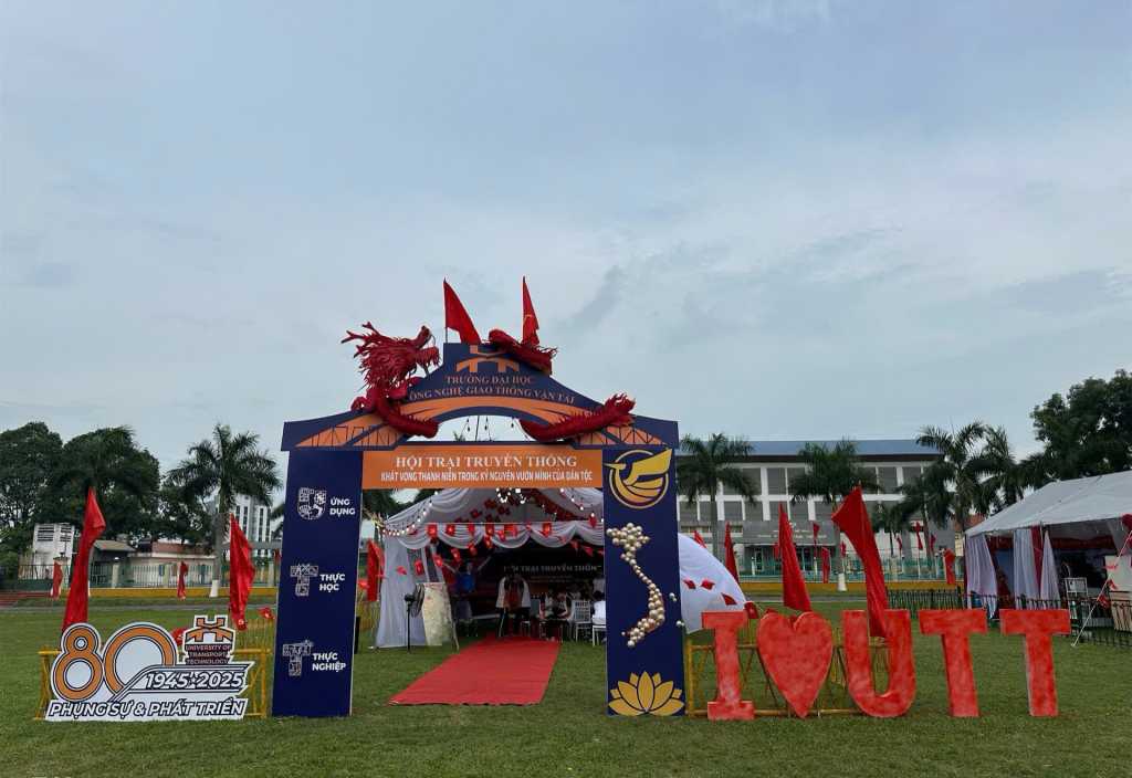 Đại học Công nghệ GTVT tham gia Hội trại và Dạ hội thanh niên Khối thi đua các trường ĐH-CĐ...