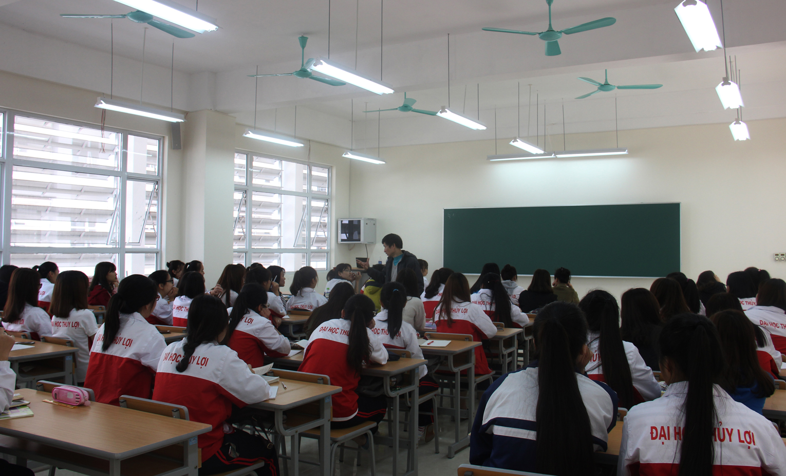 Thông báo Kết luận của Hiệu trưởng về đảm bảo cơ sở vật chất các phòng học tại Cơ sở đào tạo Hà Nội