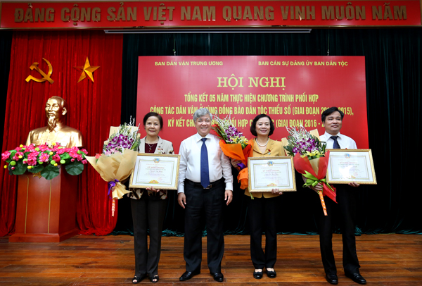 Thông báo xét tặng Kỷ niệm chương Vì sự nghiệp phát triển Giao thông vận tải và Kỷ niệm chương Vì sự nghiệp Giáo dục