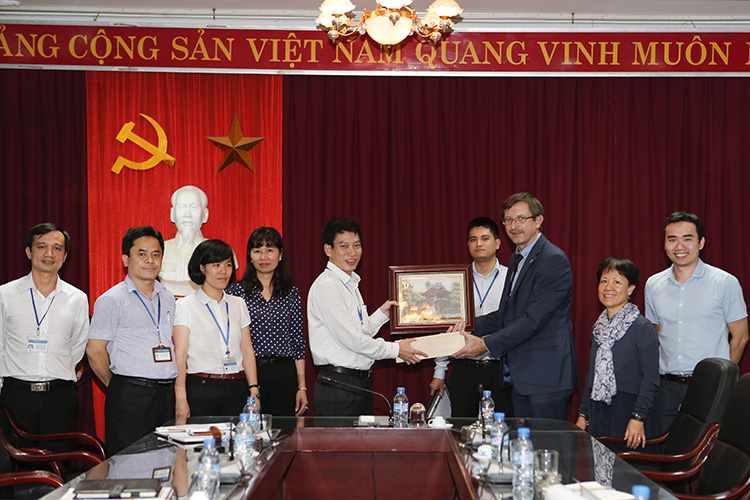 Meeting on cooperation between University of Valenciennes and Hainaut-Cambresis and University of Transport Technology