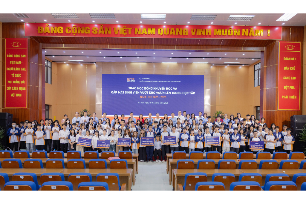 Lan tỏa Văn hóa UTT: Sự sẻ chia từ những suất học bổng tổng trị giá gần 1 tỷ đồng