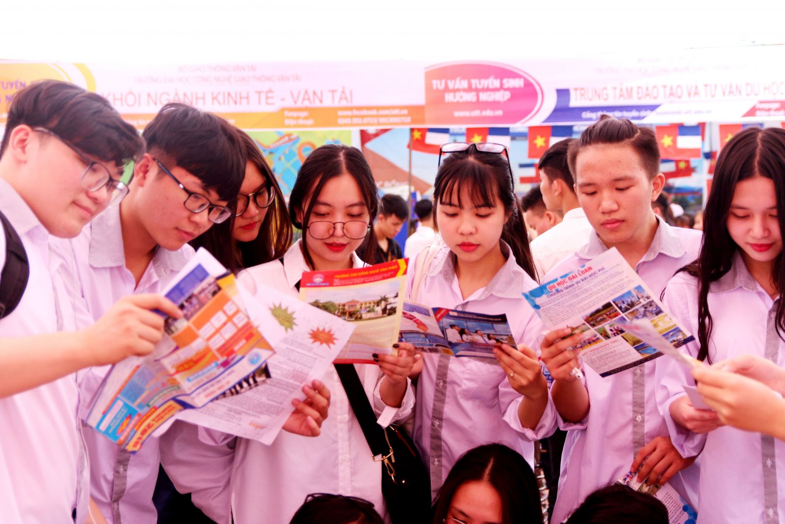 Trường Đại học Công nghệ GTVT tổ chức Ngày hội tư vấn tuyển sinh, hướng nghiệp và giới thiệu việc làm năm 2018