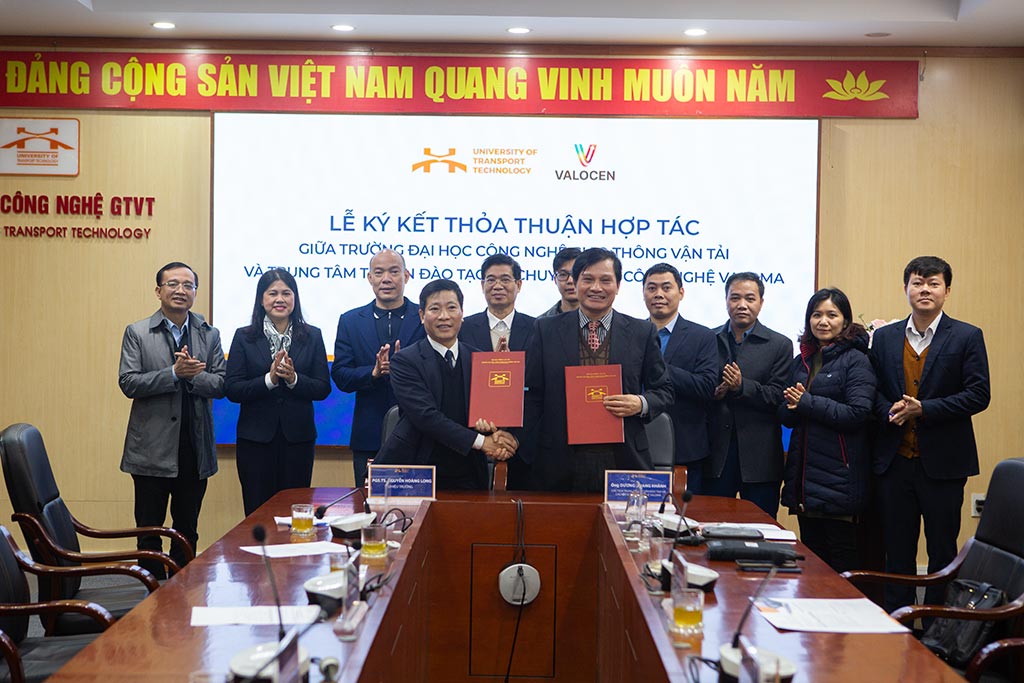 UTT ký thỏa thuận hợp tác với Trung tâm tư vấn đào tạo và chuyển giao công nghệ VALOMA