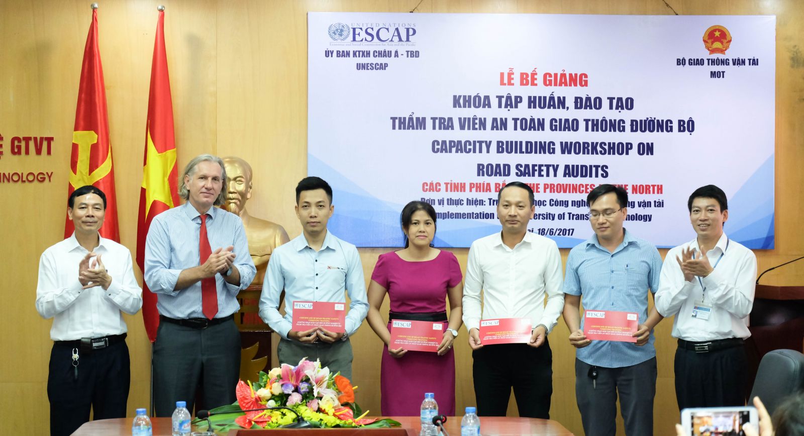 Bế giảng Khoá đào tạo Thẩm tra viên An toàn GTVT năm 2017