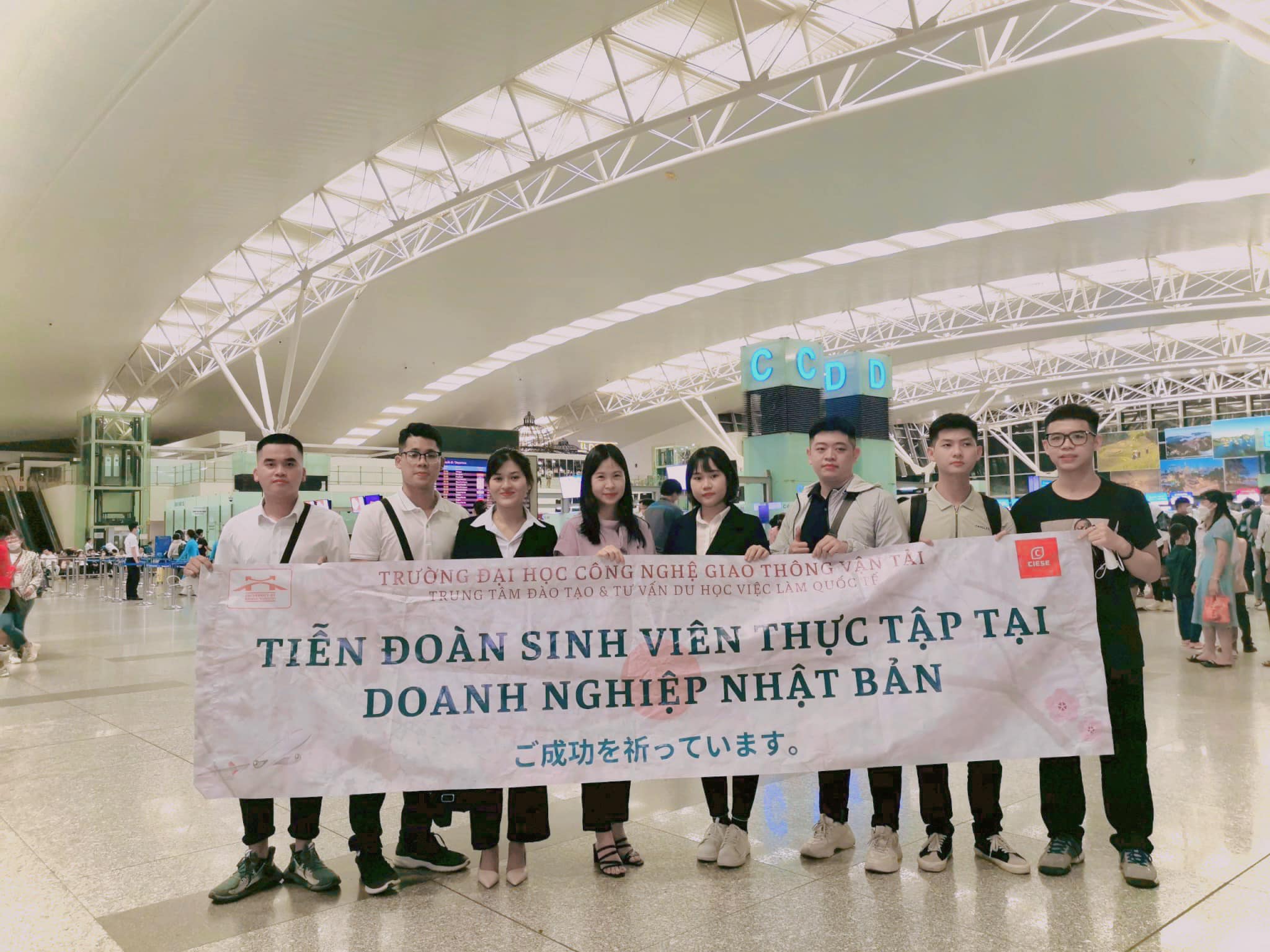 Tiễn sinh viên UTT đi thực tập hưởng lương tại doanh nghiệp Nhật Bản