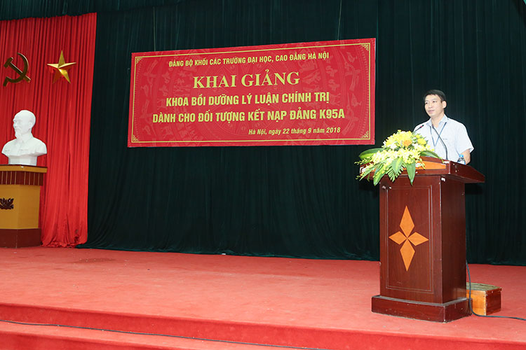 Đảng bộ Trường Đại học Công nghệ GTVT tổ chức Khóa Bồi dưỡng Lý luận chính trị dành cho đối tượng kết nạp Đảng K95A năm 2018