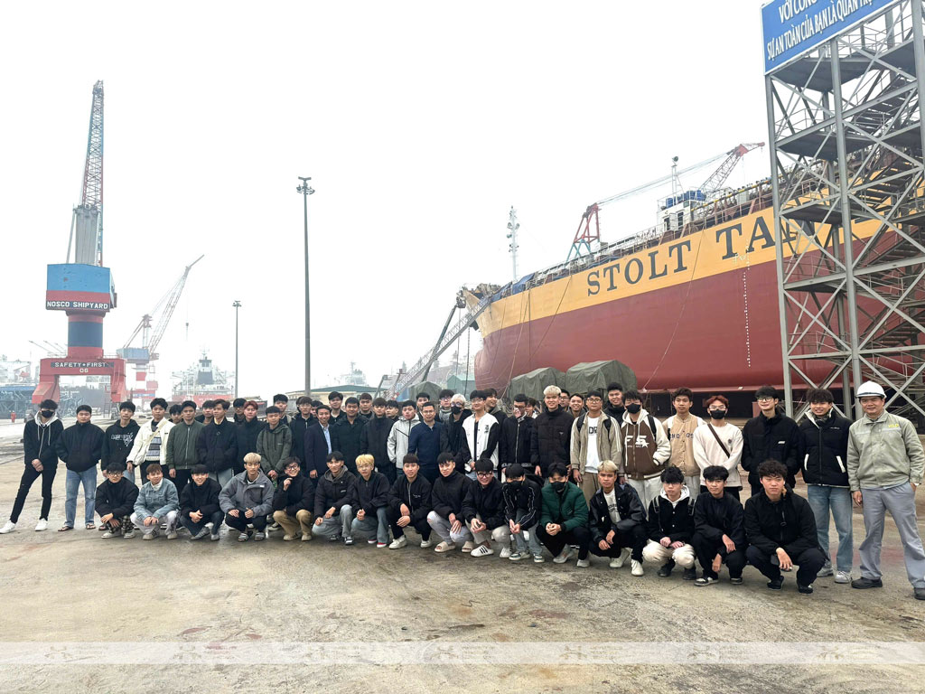 Chương trình tham quan, trải nghiệm của sinh viên Cơ khí K75 tại Công ty sửa chữa tàu biển hàng đầu Đông Nam Á