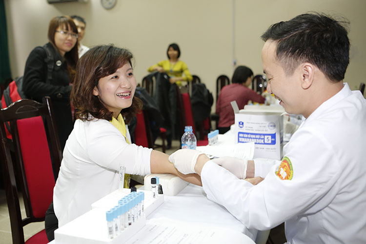 Khám sức khỏe định kỳ cho cán bộ nhân viên cơ sở đào tạo Hà Nội năm 2016