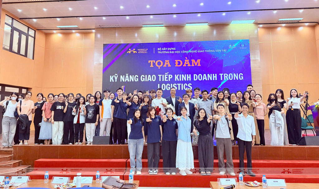 Tọa đàm Kỹ năng giao tiếp kinh doanh trong Logistics - Cơ hội học hỏi thiết thực cho sinh viên Ngành Kinh tế vận tải
