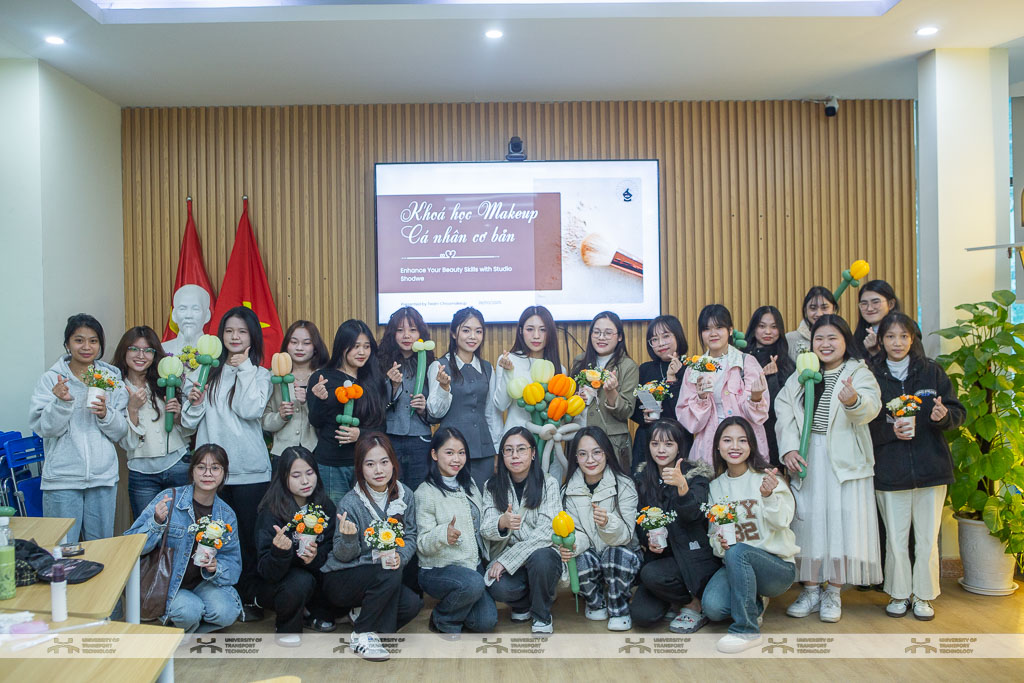 Workshop Shining myself - Tỏa sáng bản thân dành cho nữ sinh viên nhân dịp 8/3